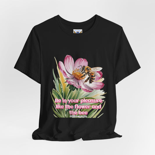 Flower And Bee T-Sirt